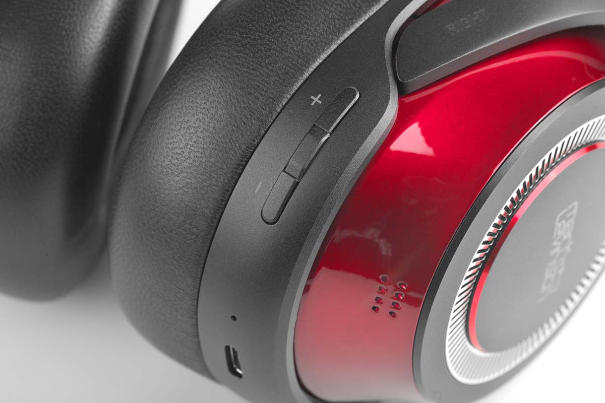 Mark Levinson 5909 ANC Headphones - Worth the price of Admission - Wifi  Hifi Magazine