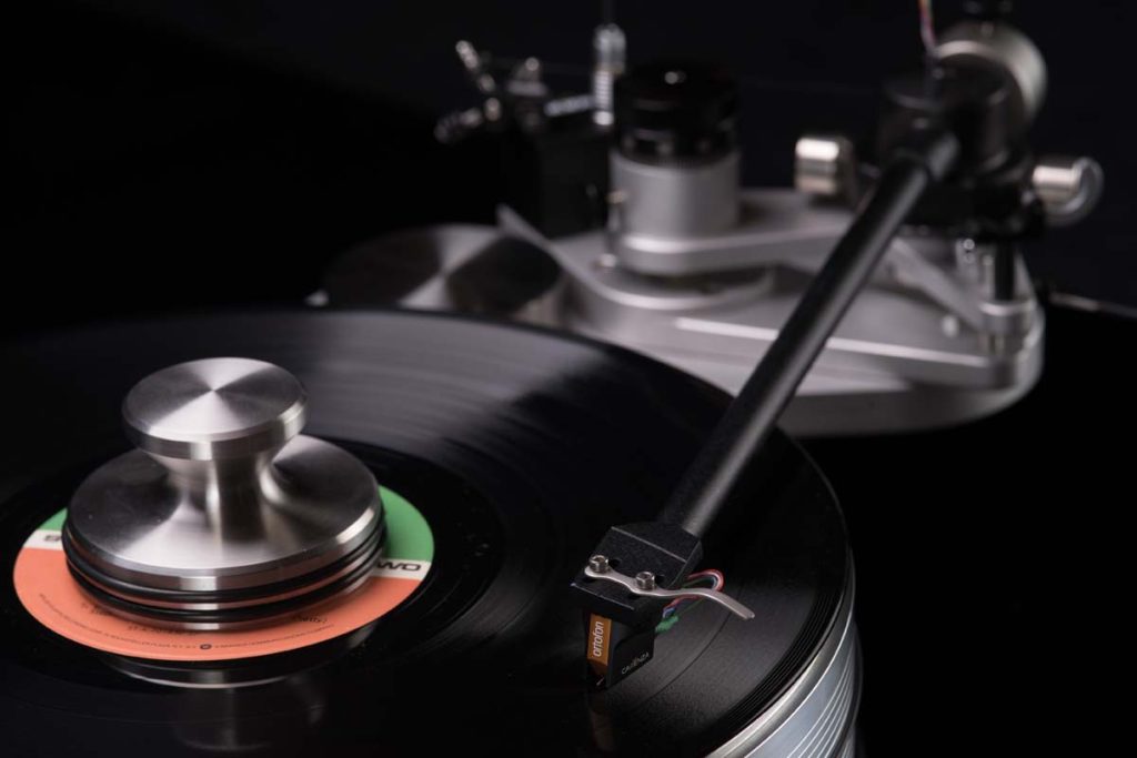 VPI Avenger with Tonearm JMW 12 3D