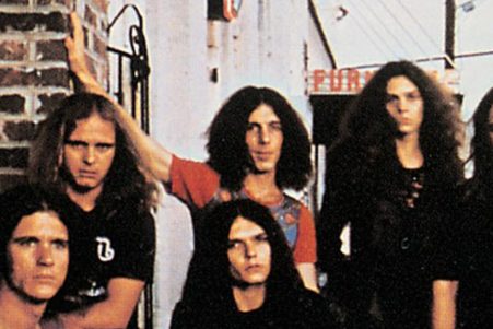 Lynyrd Skynyrd (Pronounced 'Lĕh-'nérd 'Skin-'nérd)