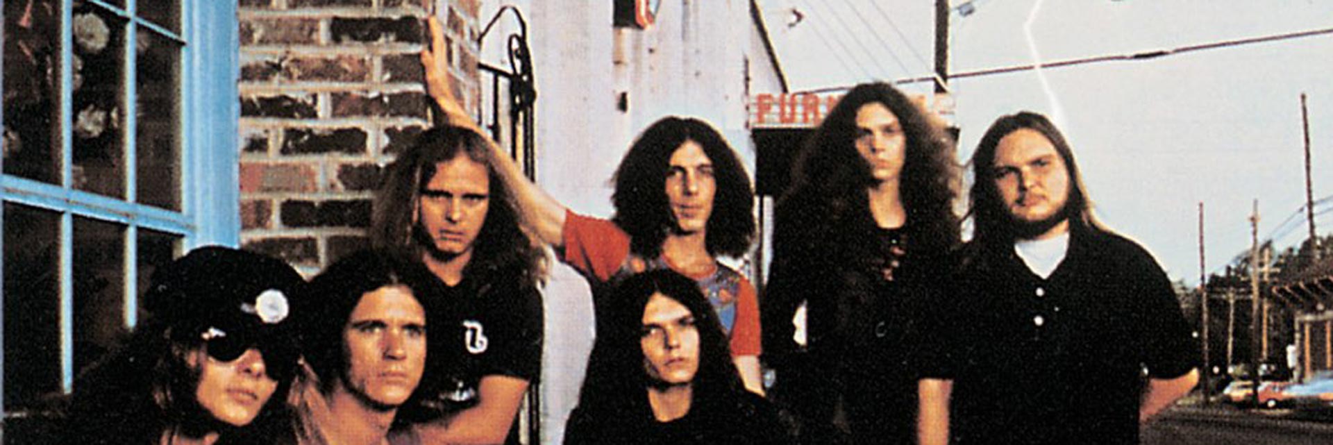 Lynyrd Skynyrd (Pronounced 'Lĕh-'nérd 'Skin-'nérd)