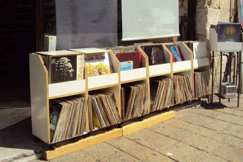 45 Rpm Store Musings About the 45-RPM Single - Fidelity Magazine
