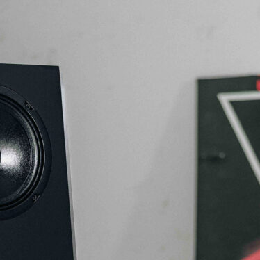 Sigberg Saranna floorstanding active speaker