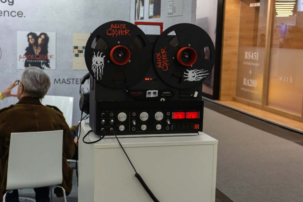 HIGH END 2025, Part 2: Analog