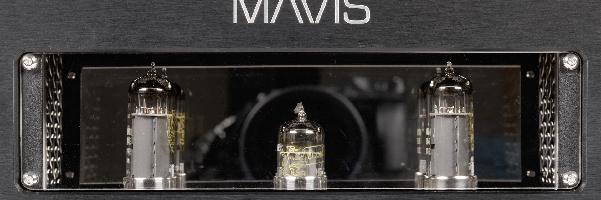 Mavis M90 hybrid integrated amplifier