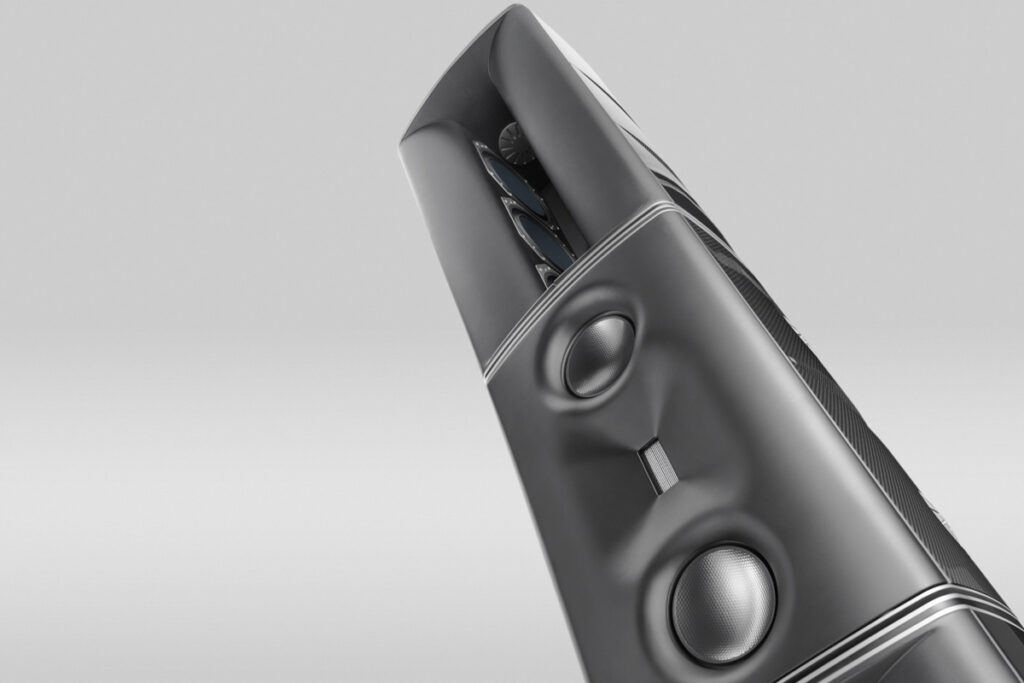 Børresen M8 Gold Signature loudspeaker and Aavik M-880 mono power amplifier