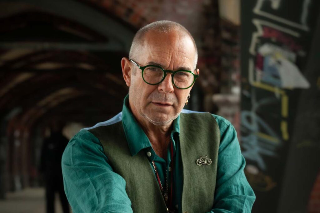 Roger Eno - The Quiet Brother