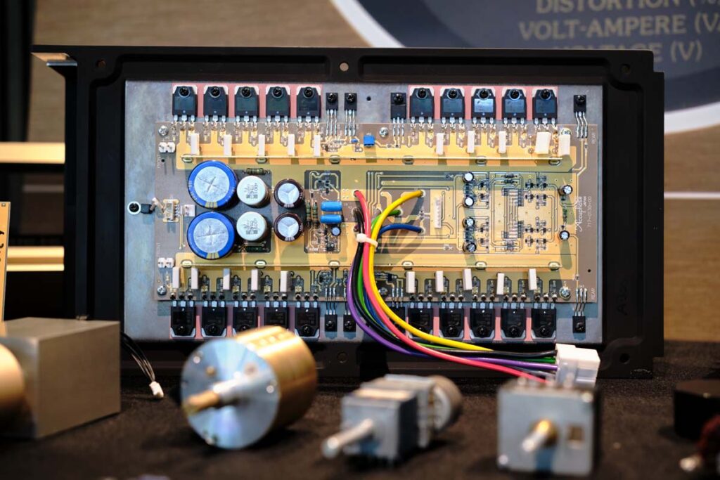 life-like-accuphase-03 life-like-accuphase-03