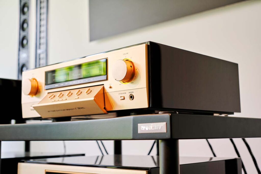 life-like-accuphase-14 life-like-accuphase-14